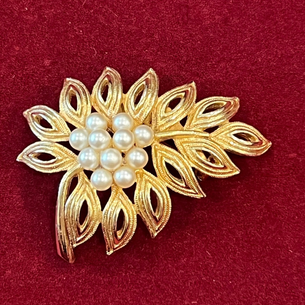 Vintage Gold Colored Leaf Shaped Faux Pearls Brooch Pin 2" x 1.5”